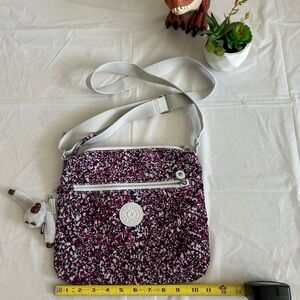 Kipling crossbody bag NWOT-multi colored